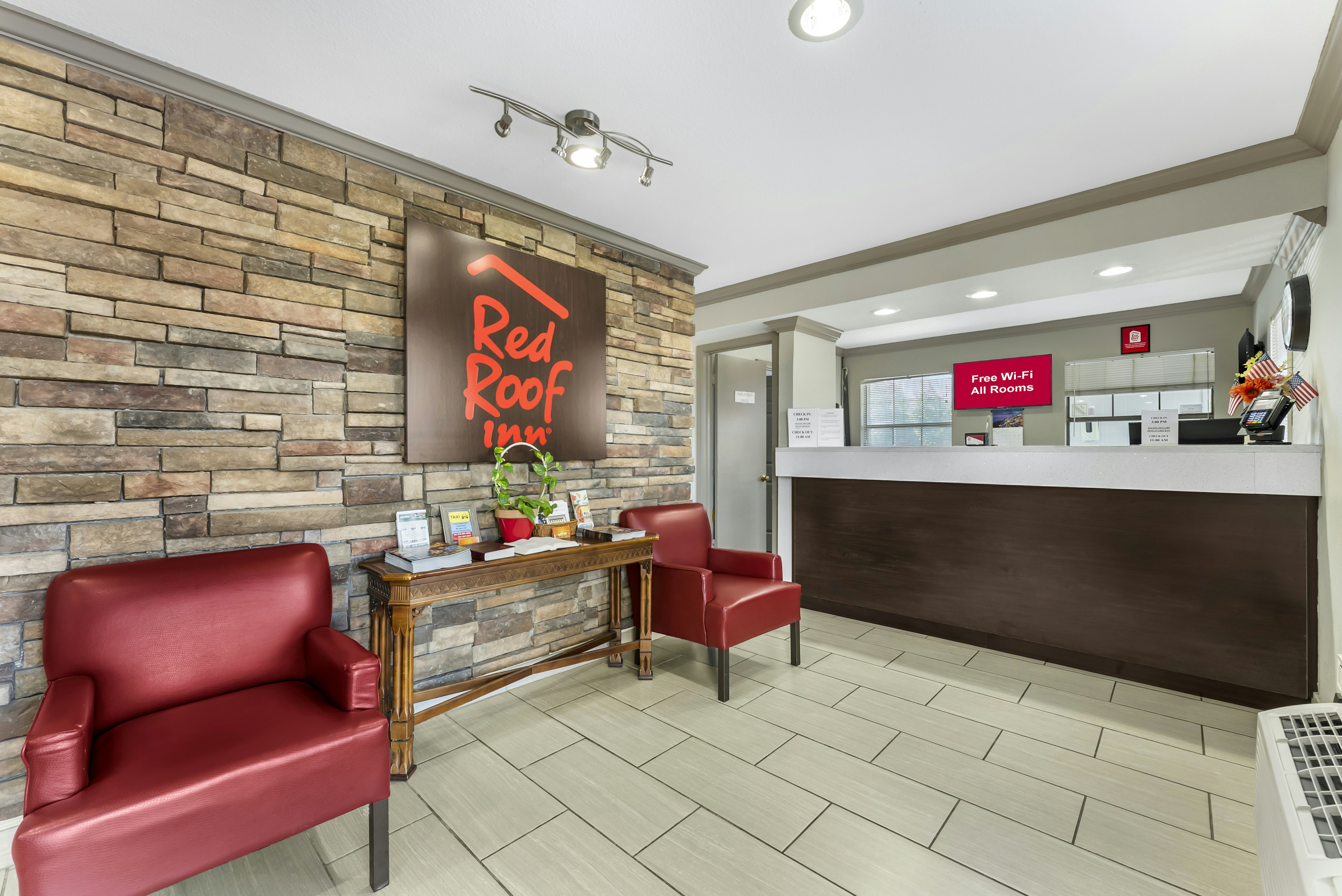 Red Roof Inn West Memphis, AR 15/44