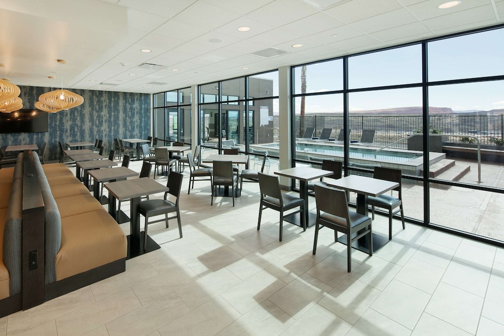 Best Western Plus Settlers Point 39/42