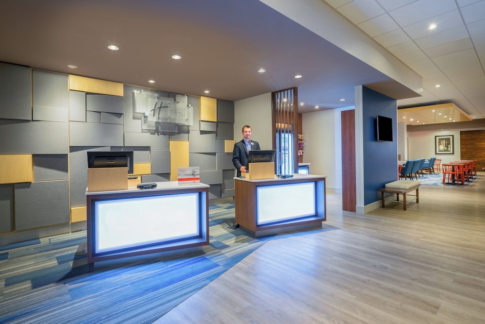 Holiday Inn Express Suites Ft Washington Philadelphia 16/56