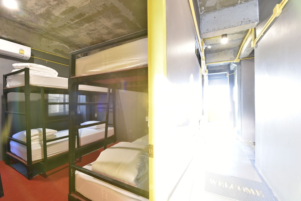 248 Street Hostel 49/50