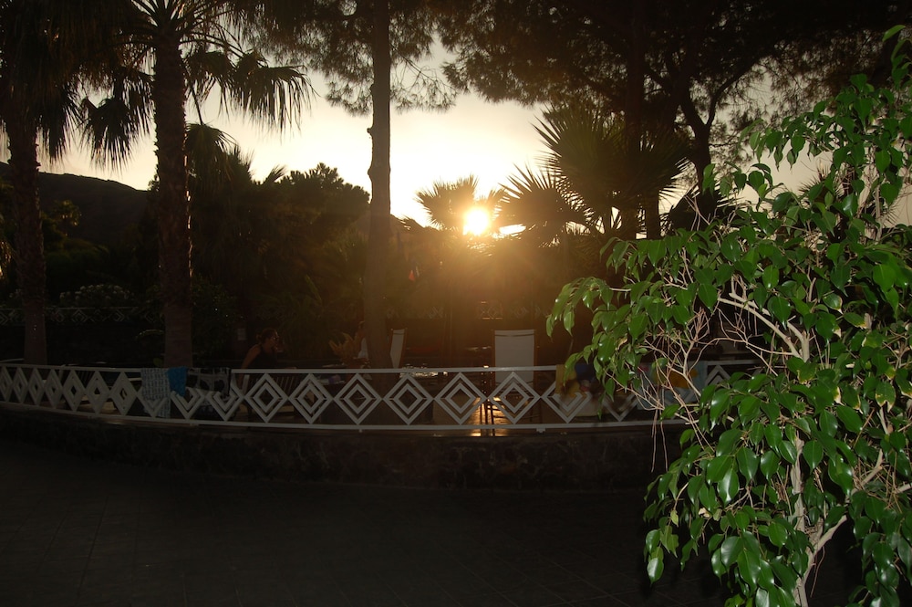 Al Togo Hotel 38/50