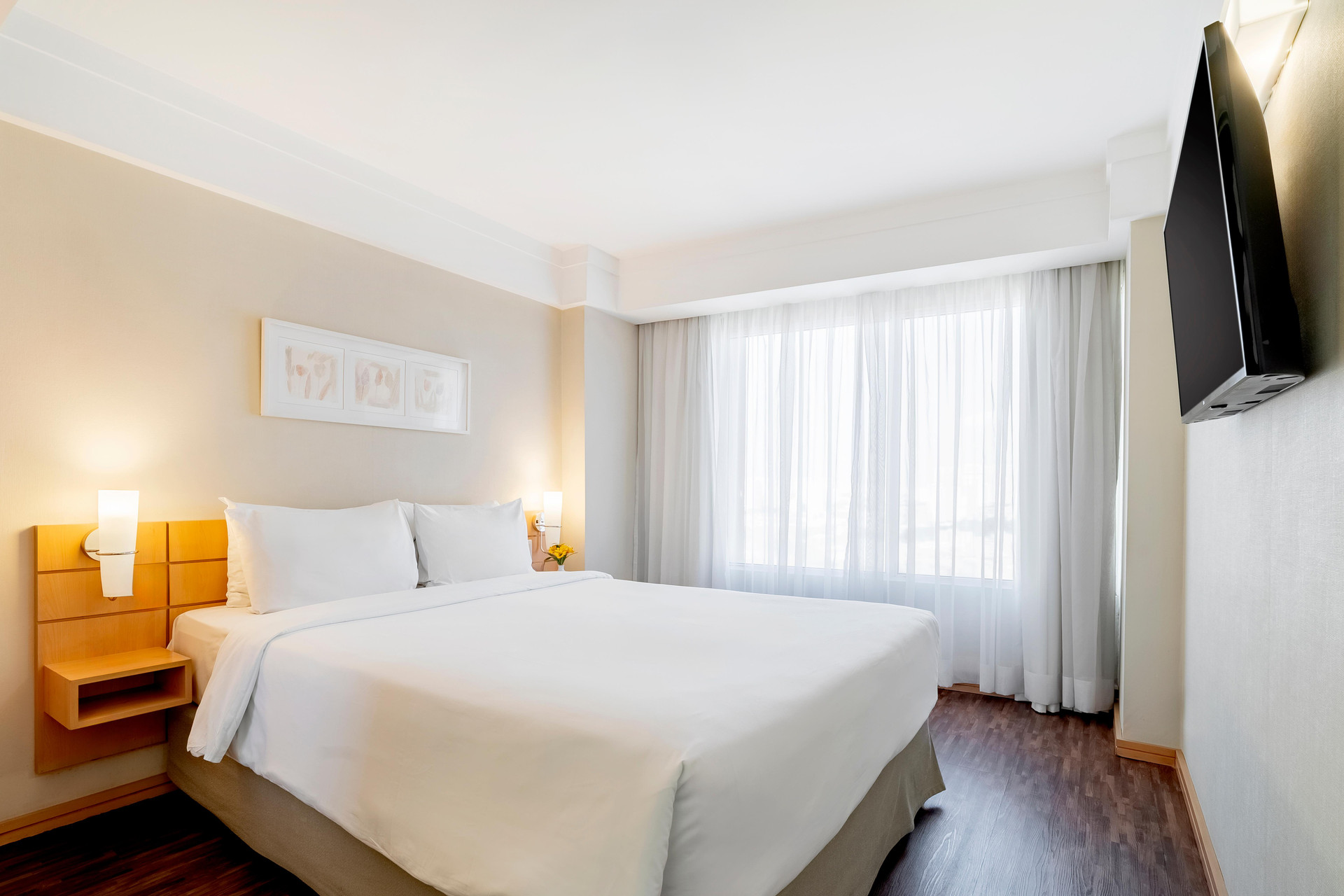 Superior, Double Bed, Street View