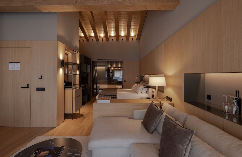 The Blackpine Hotel, Small Luxury Hotels 31/46