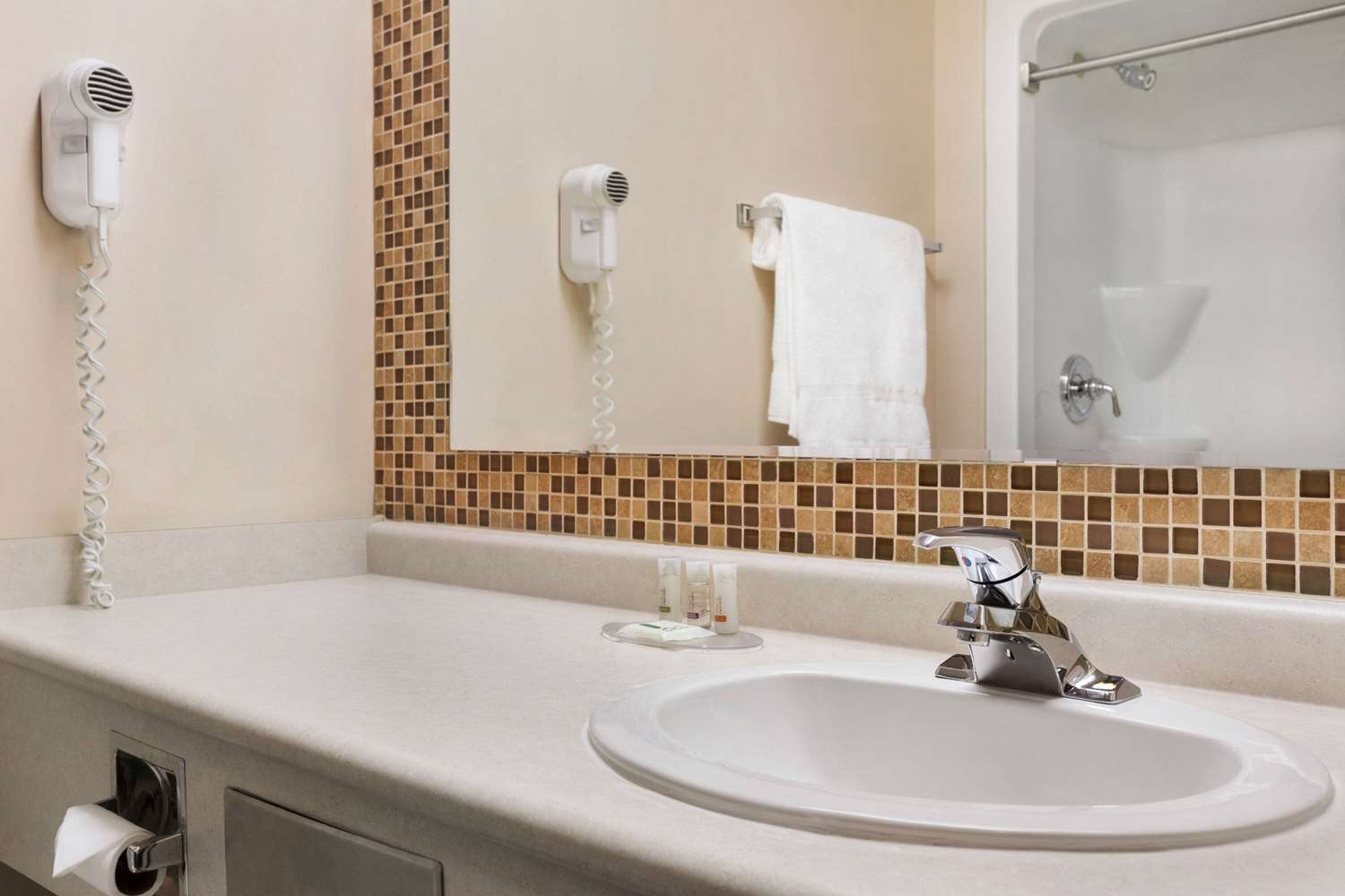 Days Inn By Wyndham Leamington 13/15