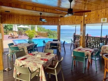 Treasure Cove Hotel 44/58