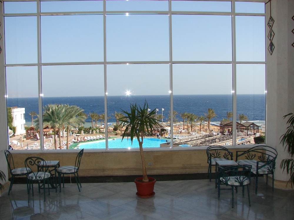 Queen Sharm Resort 20/50