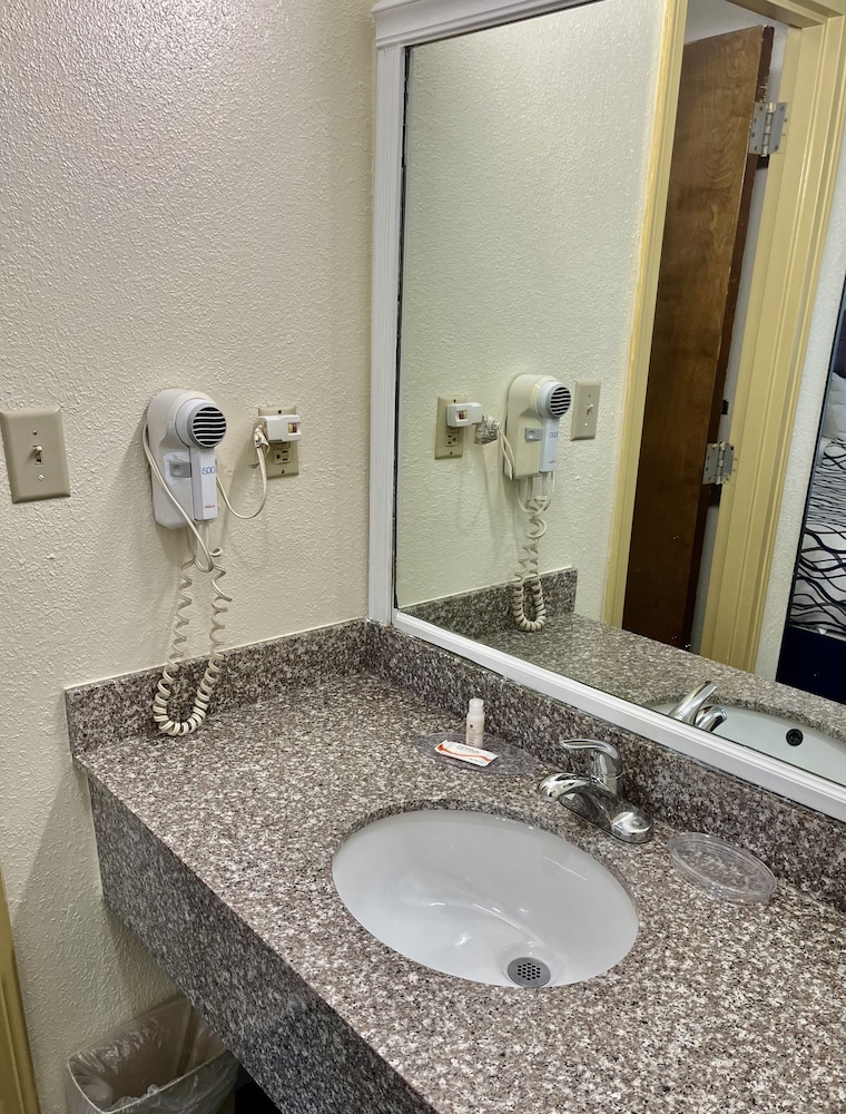 West Bank Inn 57/60