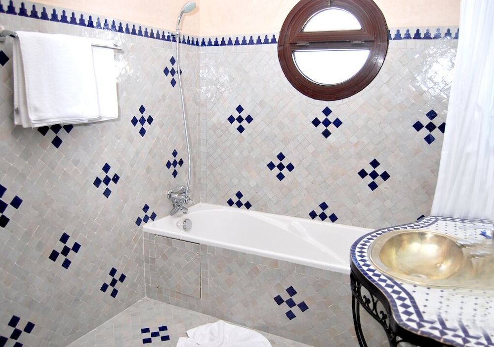 SUITE HOTEL TILILA 39/39