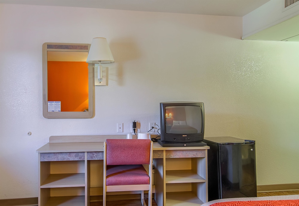 Motel6 Russellville, AR 37/49