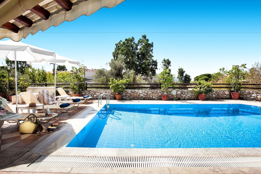 Villa Maraki 7/68
