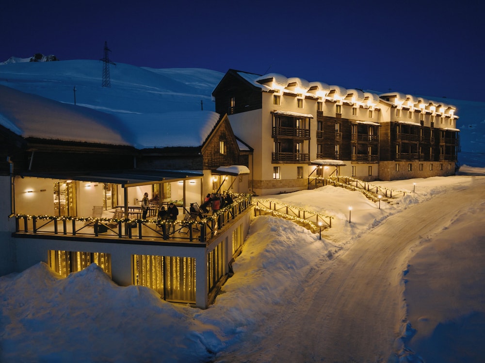 Alpina Hotel 4/50