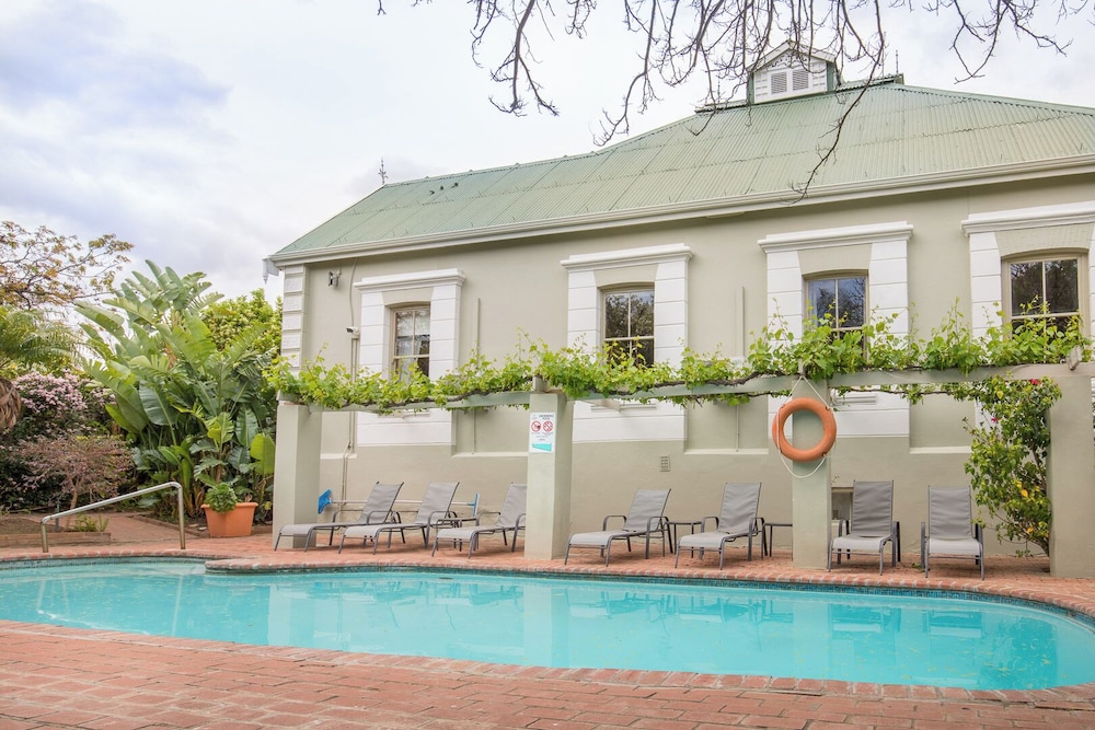 Montagu Country Hotel 7/89