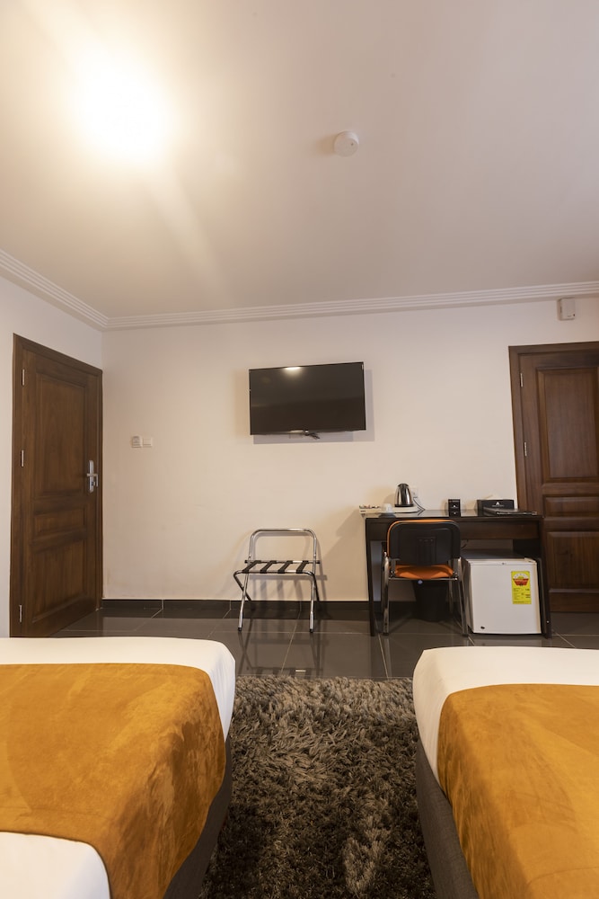 Airport View Hotel 26/40