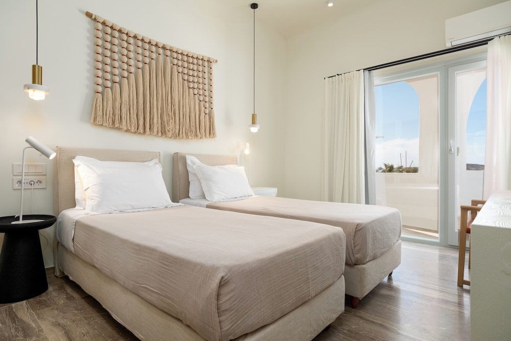 Hotel Oasis 6/50