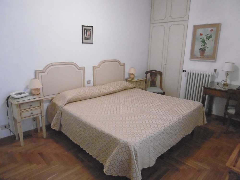 VILLA MARIA HOTEL 19/70