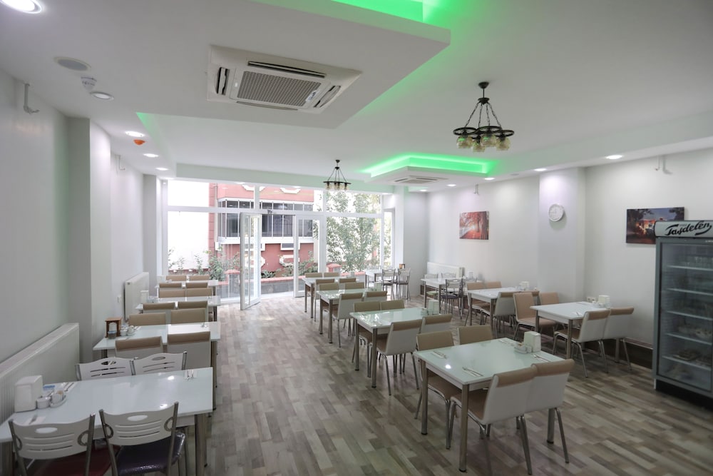 Beksiti Hotel 31/36