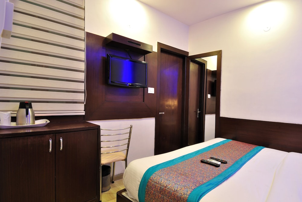 Hotel Nirmal Mahal 58/66