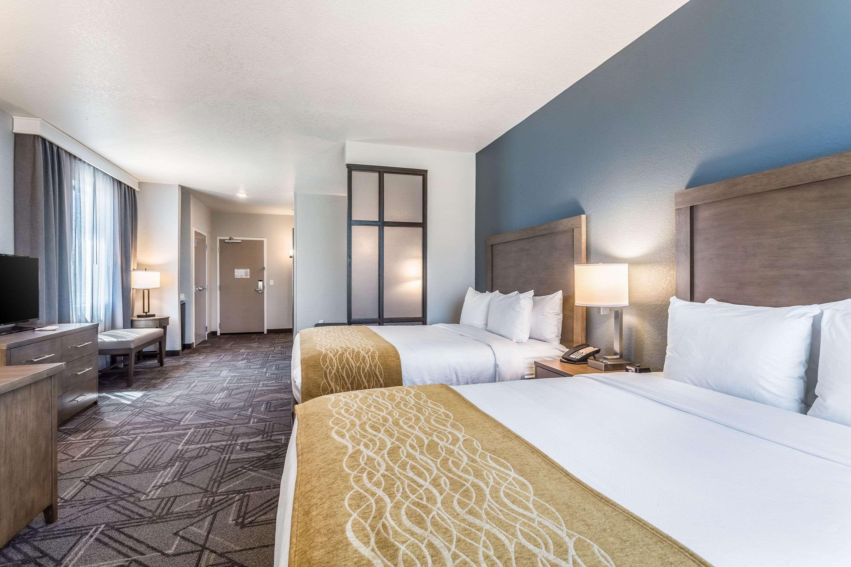 UPGRADE, SUITE, 2 QUEEN BEDS