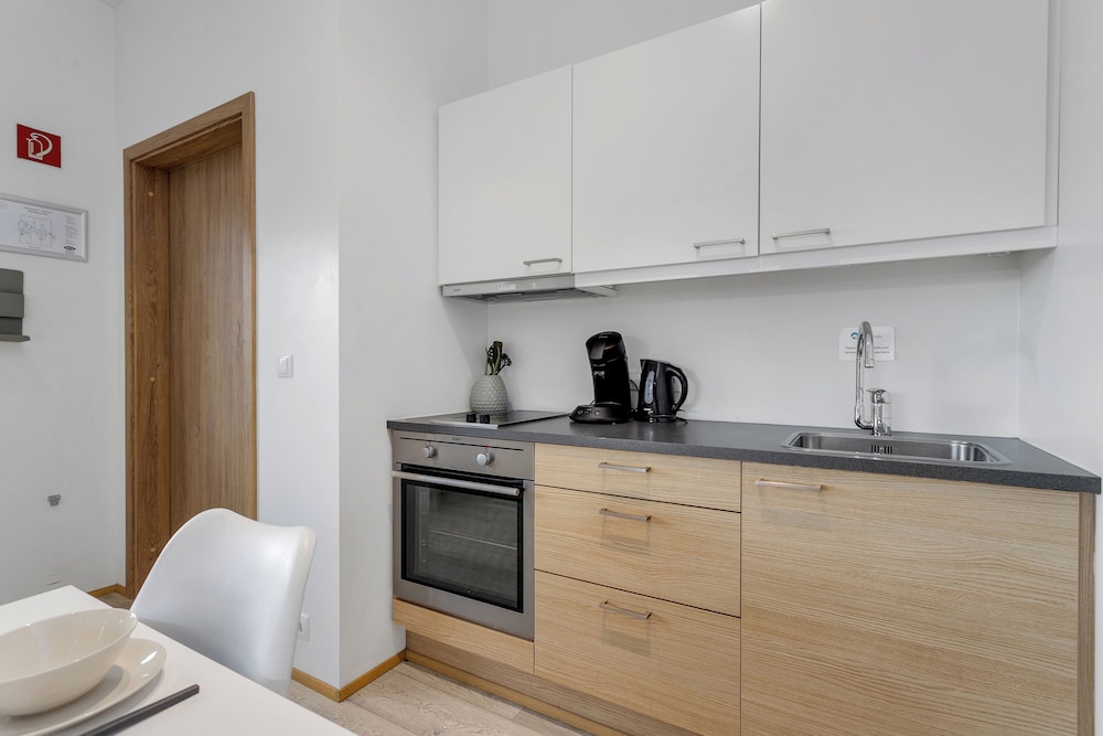 Blue Mountain Apartments 50/50