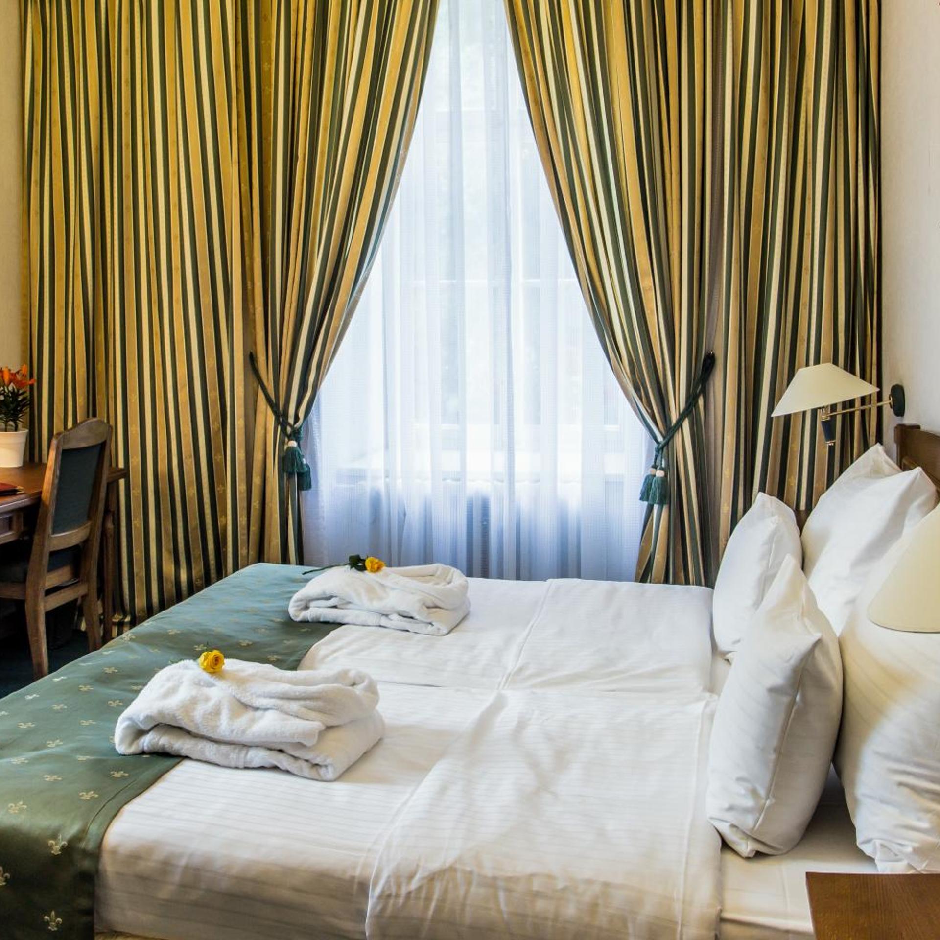 Room, Double Bed, Castle View
