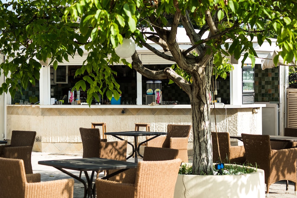 Myrto Hotel 72/90