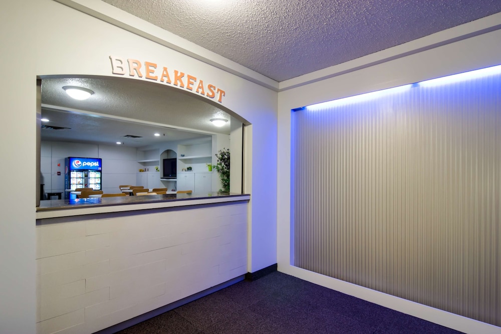 Lobby at Motel6 Kerrobert, SK, KERROBERT