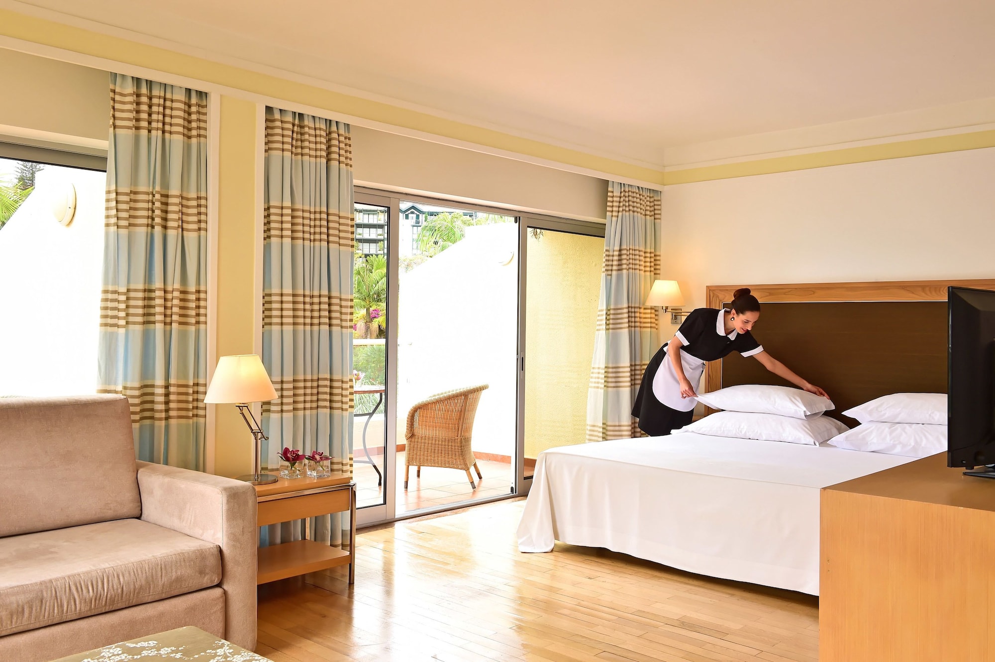 جناح جونيور بسرير كوين، Pestana Carlton Madeira 4/10