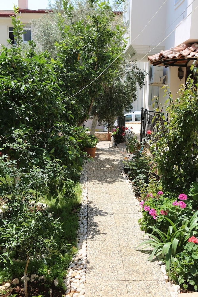 Mina Apart Hotel 28/37