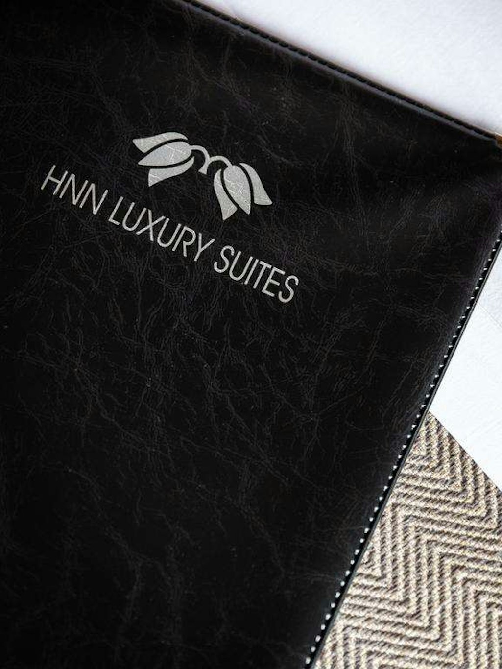 Hnn Luxury Suites 26/50