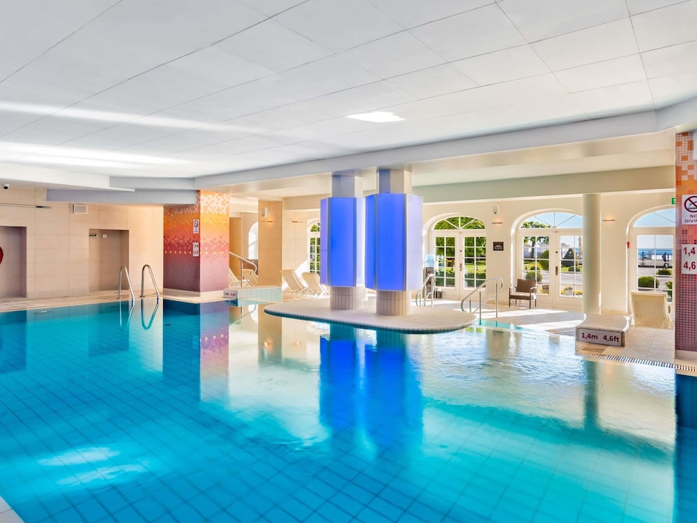 swimming pool spa