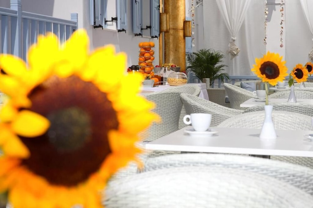 Matogianni Hotel 40/48