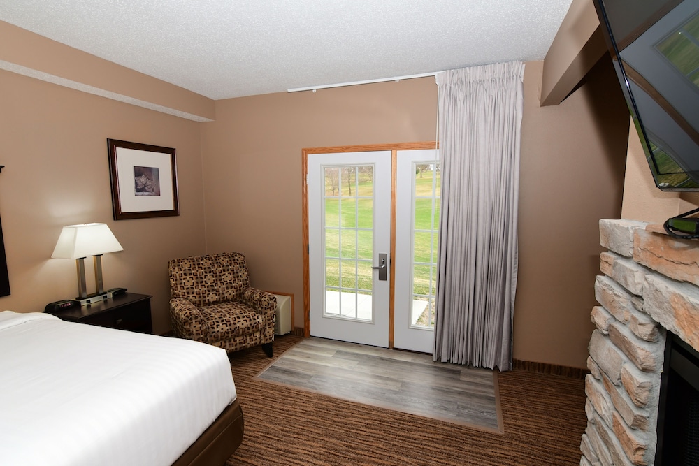 Boulders Inn Amp Suites Denison 13/28