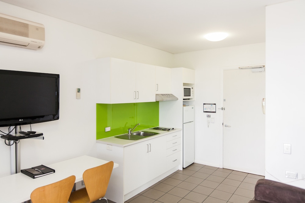 Majestic Oasis Apartments 54/57