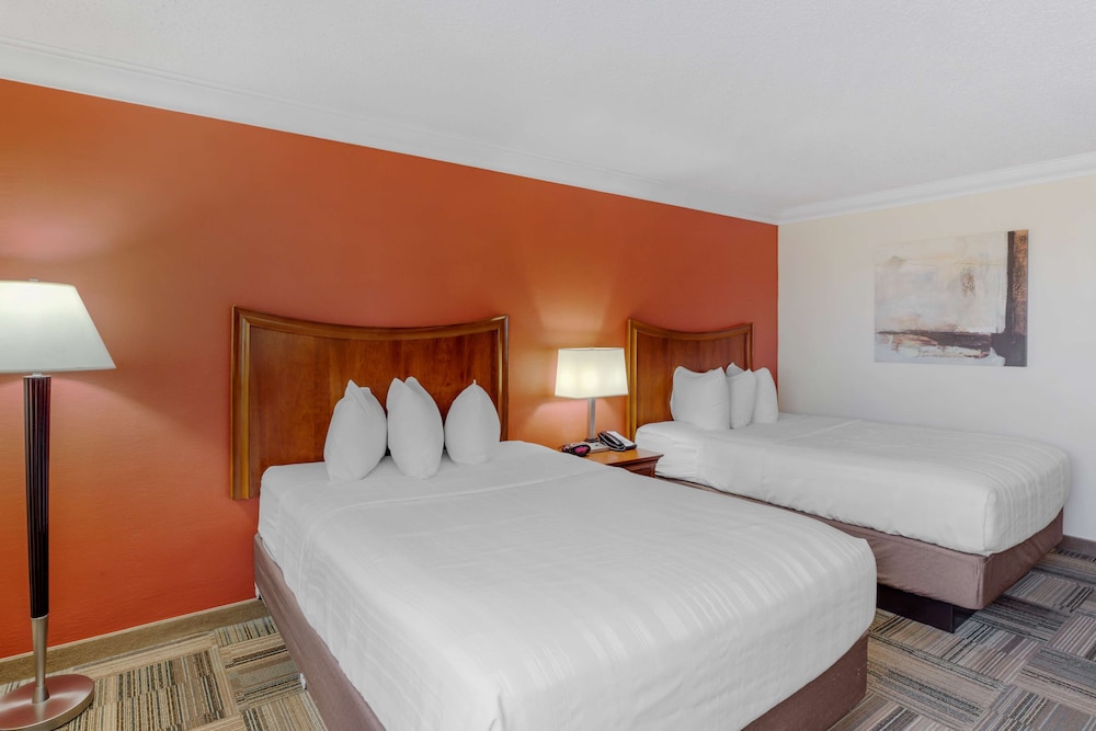Best Western Plus Loveland Inn 18/56