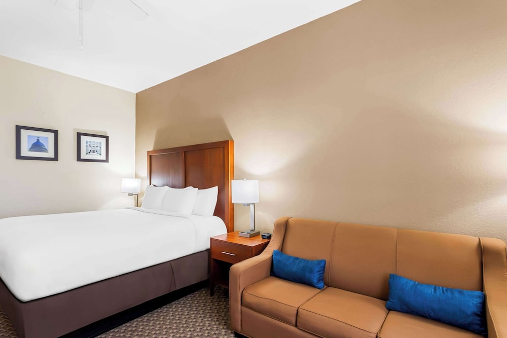 Upgrade, Suite, King Bed, Sofa