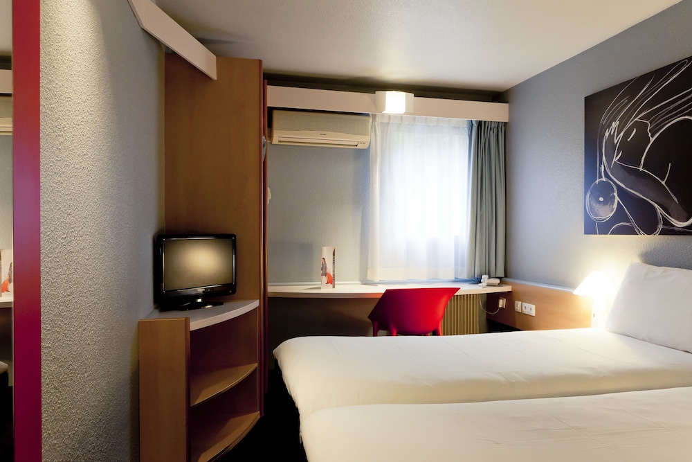 Ibis Lyon Nord 18/69