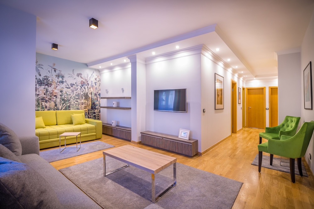 Feel Belgrade Aparthotel 8/70