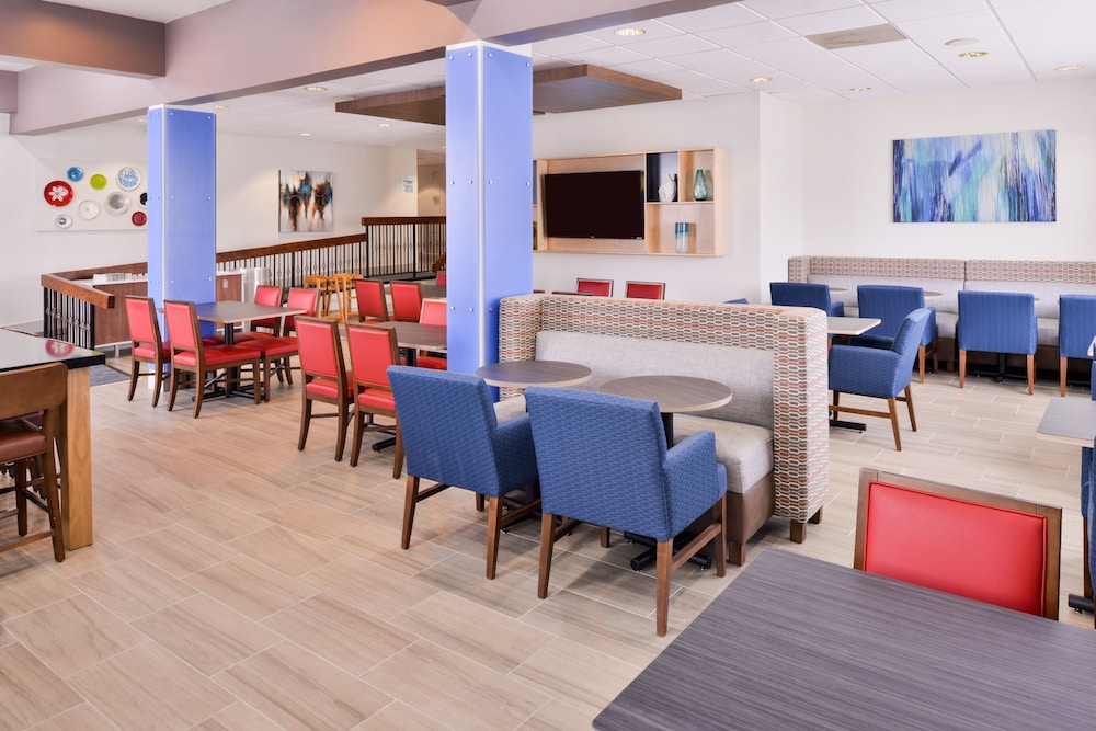 Holiday Inn Express Burlington 49/79