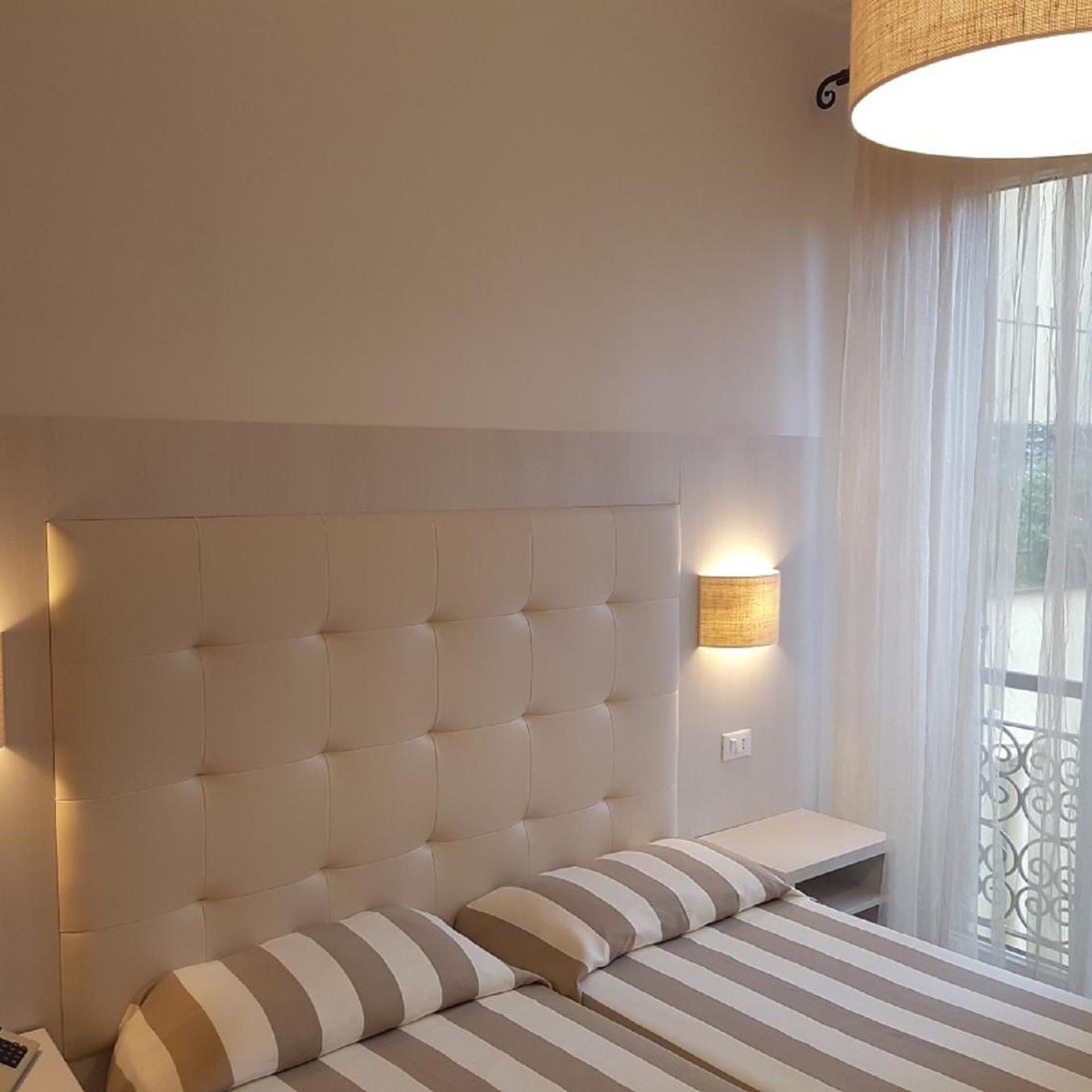 Albergo degli Amici 36/57