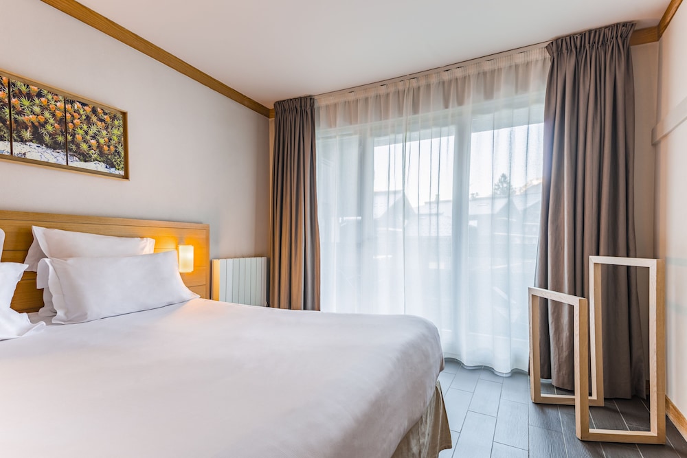 SUPERIOR, DOUBLE OR TWIN BED, BALCONY