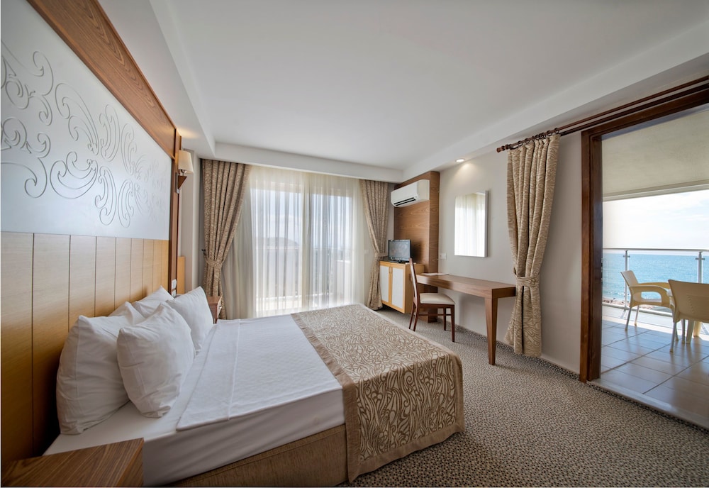 MC Beach Resort Hotel 22/53