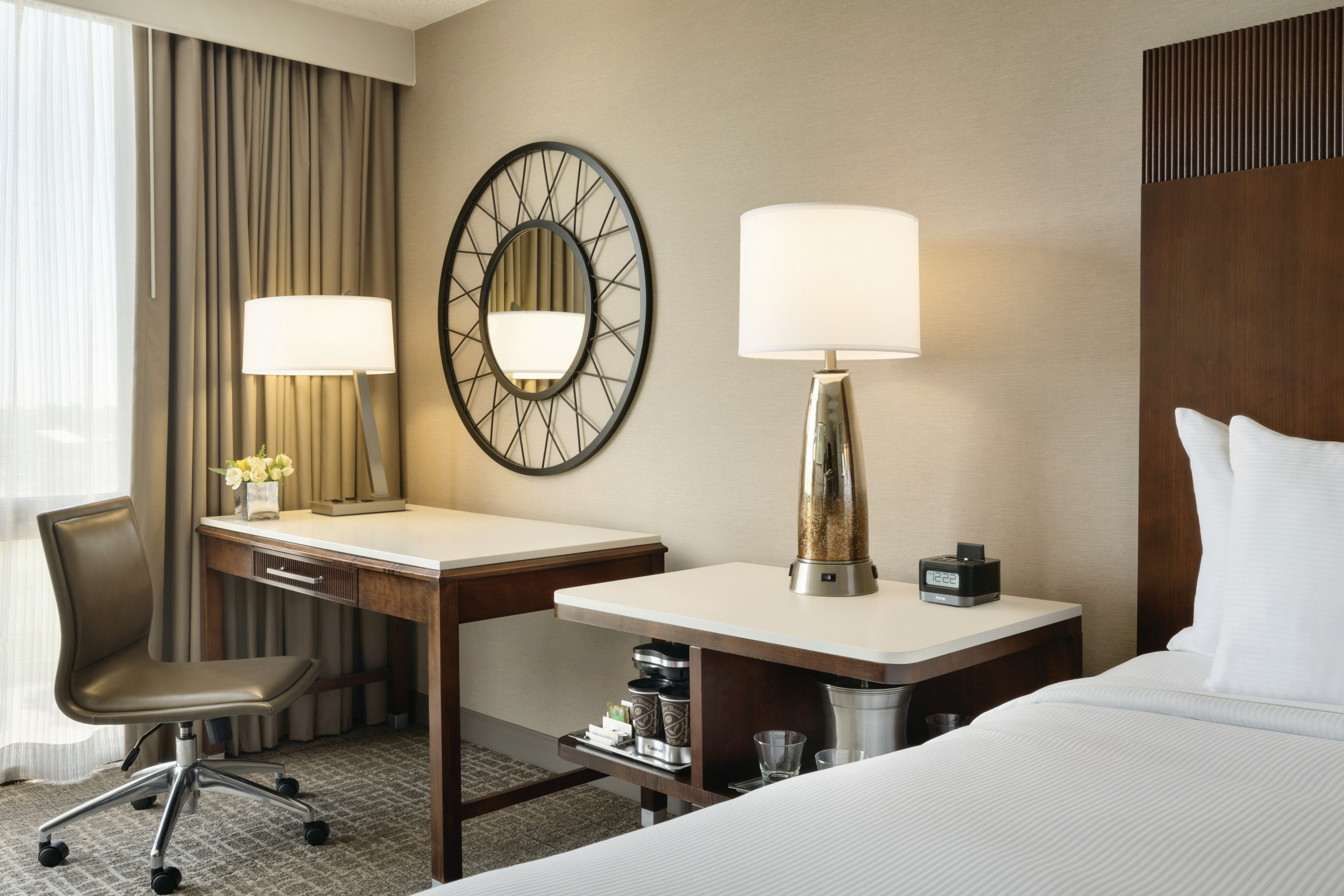 DELUXE, KING BED, MOUNTAIN VIEW, ACCESSIBLE