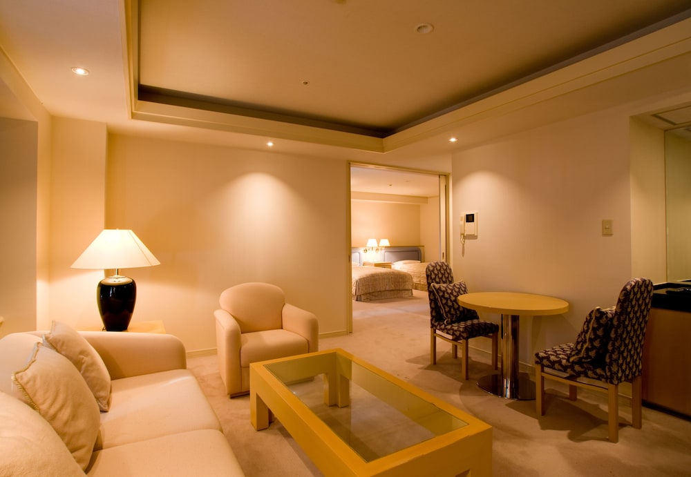 Naspa New Otani Hotel 54/75
