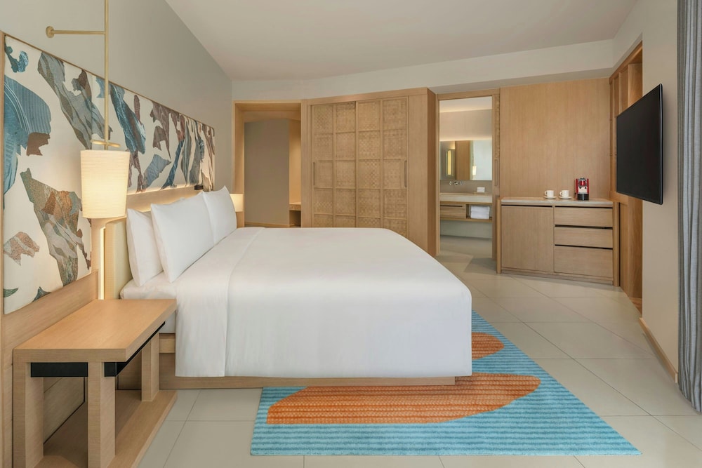 Signature, Suite, King Bed, Ocean Front, Balcony