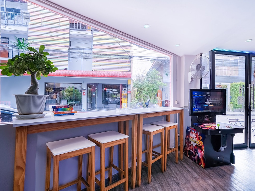 Oh Bangkok Hostel 73/84