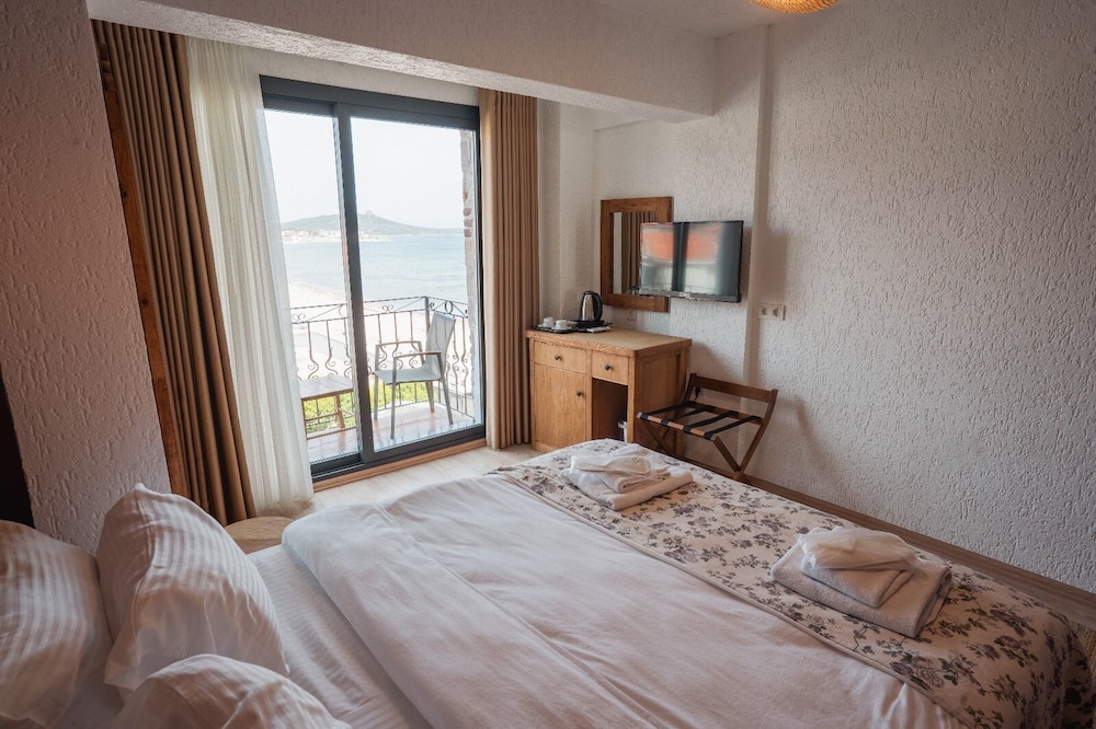 Cunda Aksac Otel 13/50