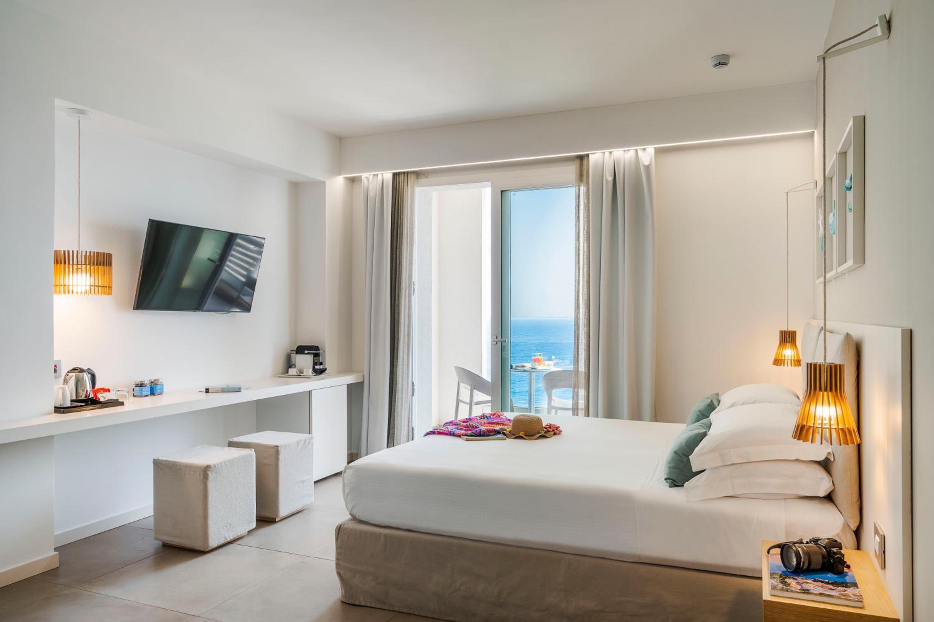 Deluxe, King Bed, Sea View
