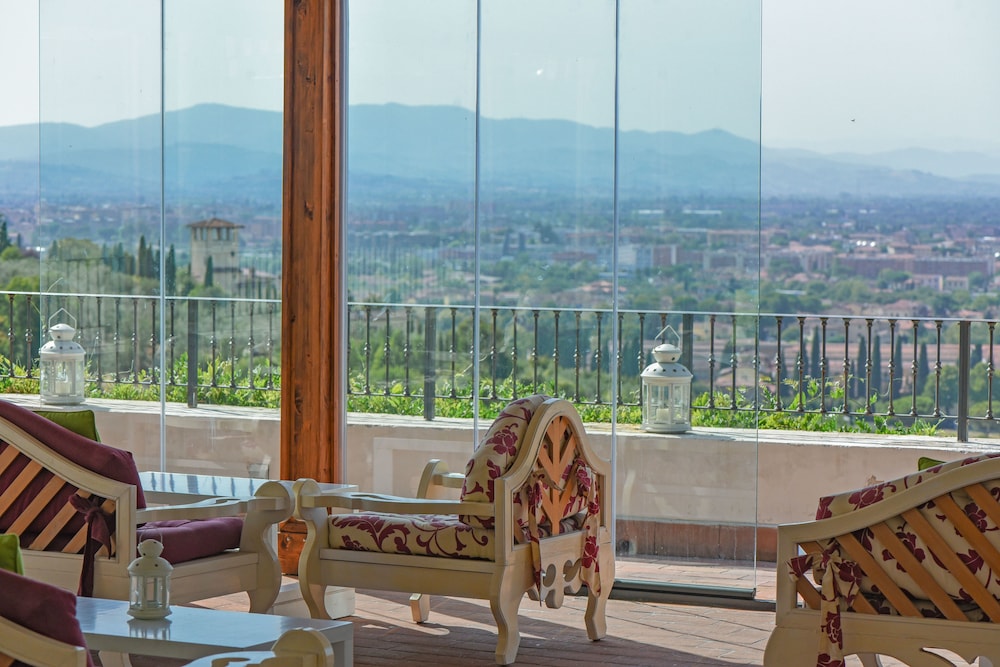 VILLA TOLOMEI HOTEL AND RESORT 60/71