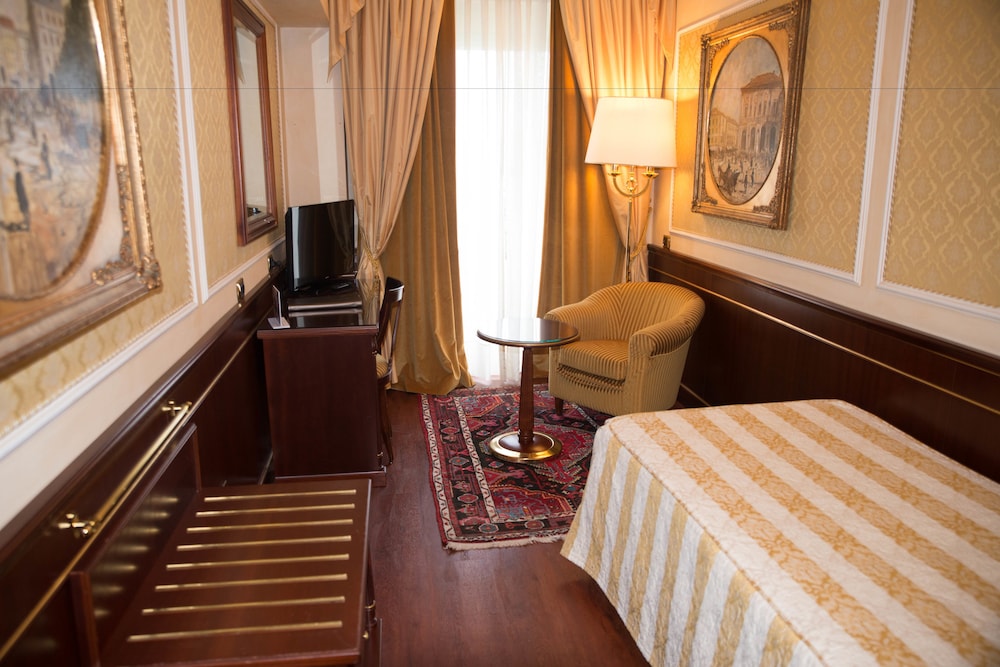 Grand Hotel Bristol 16/33