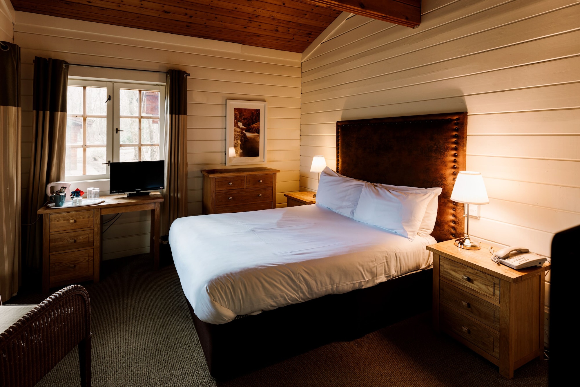 WOODLAND, CABIN
